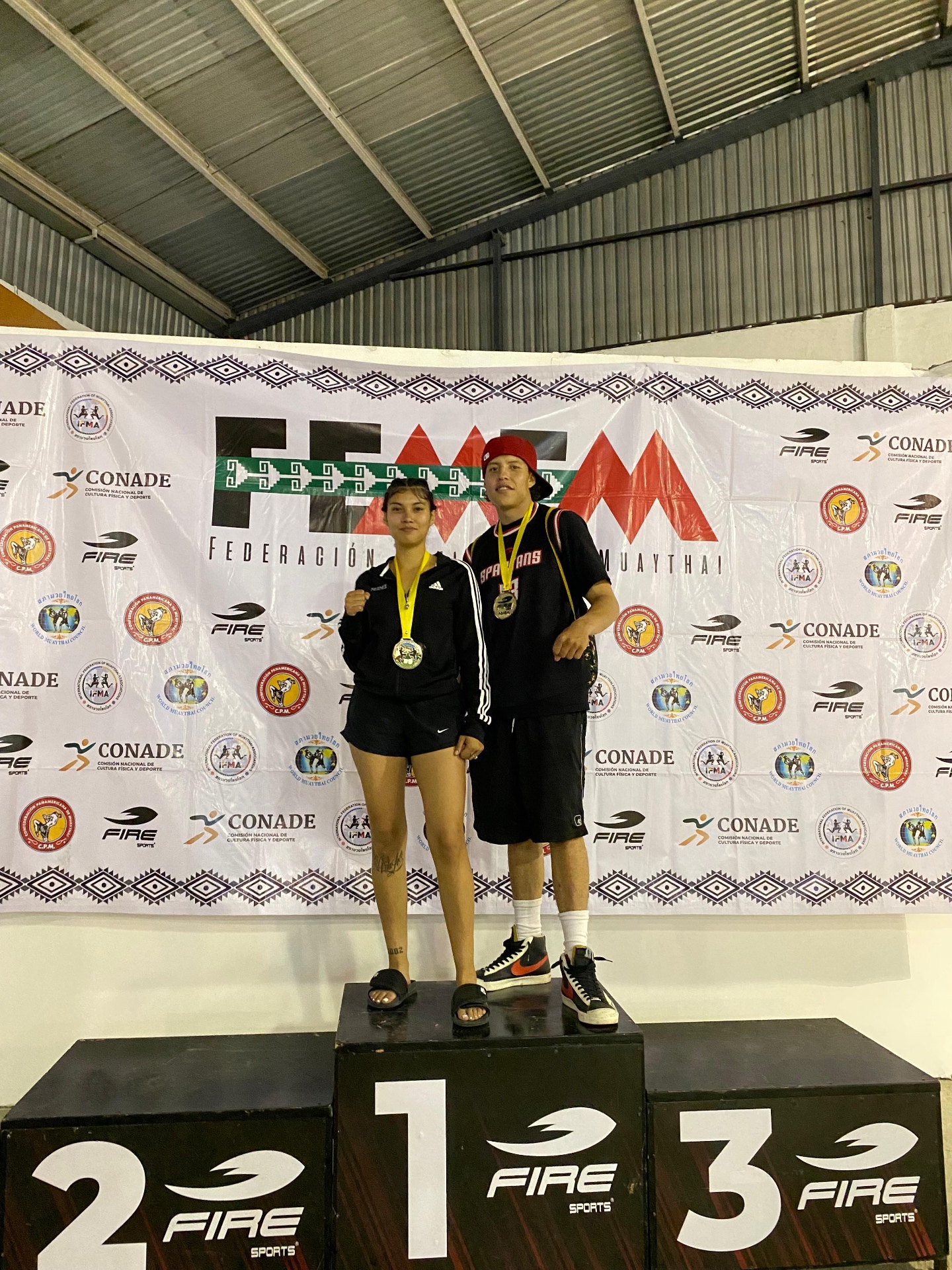 Campeones del DiamanTeam en podio CONADE